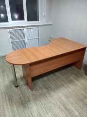 Стол для офиса с приставкой