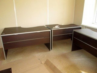 V - 1.3L Стол эргономичный (левый)